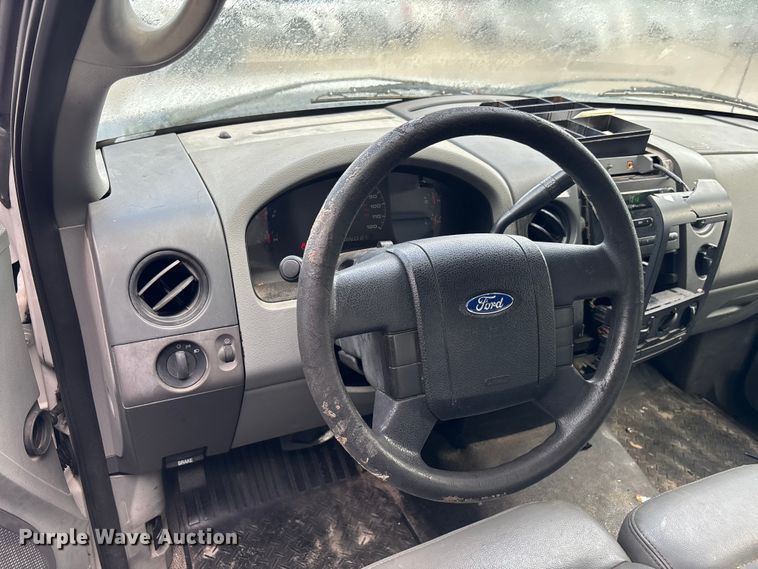 image for item DU2607 2006 Ford F150 XL Ext. Cab pickup truck