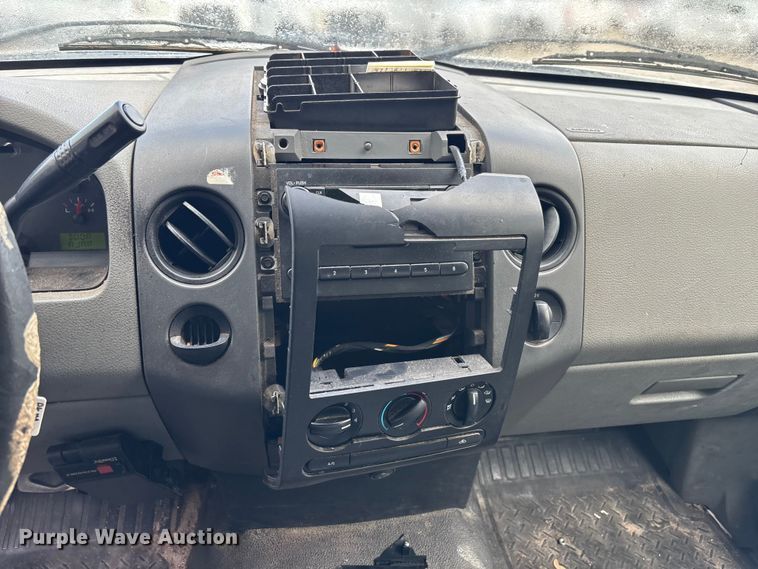 image for item DU2607 2006 Ford F150 XL Ext. Cab pickup truck