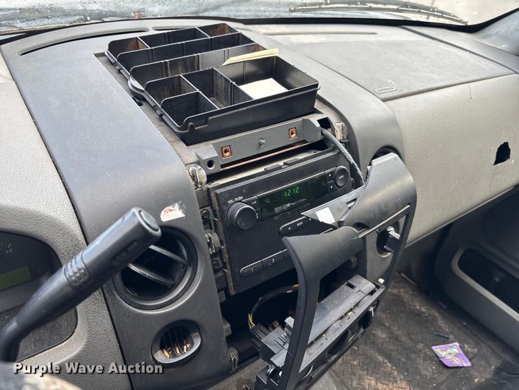 image for item DU2607 2006 Ford F150 XL Ext. Cab pickup truck