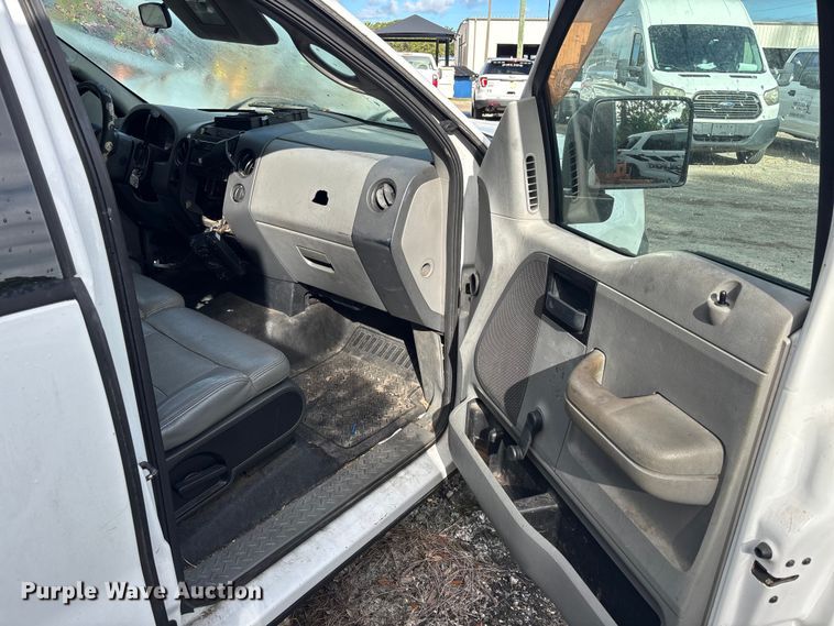 image for item DU2607 2006 Ford F150 XL Ext. Cab pickup truck