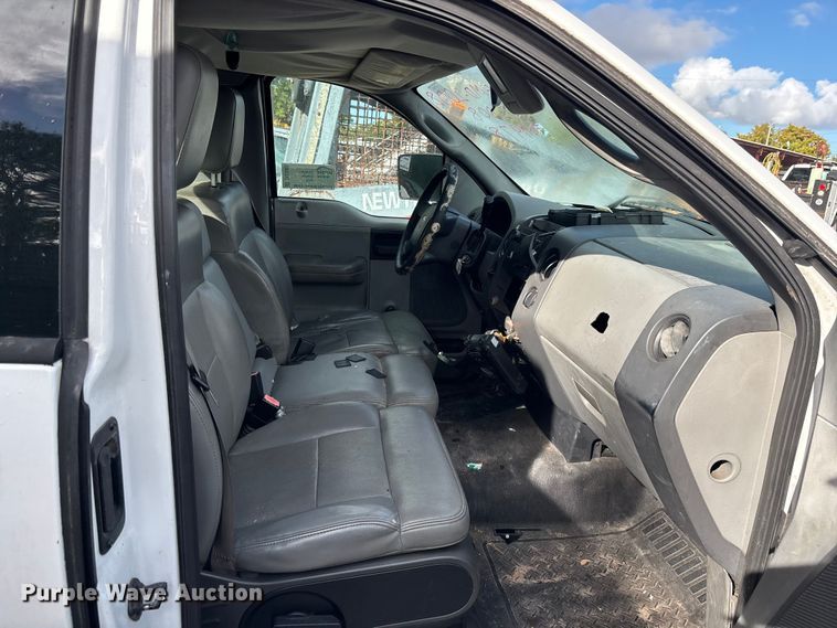 image for item DU2607 2006 Ford F150 XL Ext. Cab pickup truck