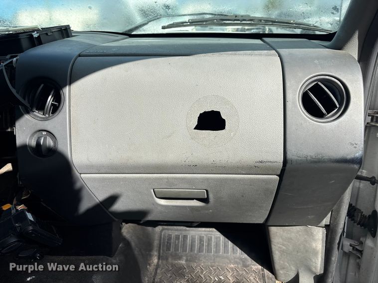 image for item DU2607 2006 Ford F150 XL Ext. Cab pickup truck