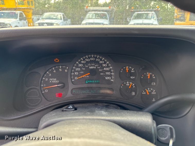 image for item DU2611 2004 GMC Sierra pickup truck