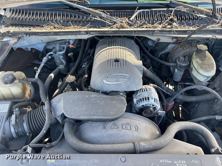 image for item DU2611 2004 GMC Sierra pickup truck