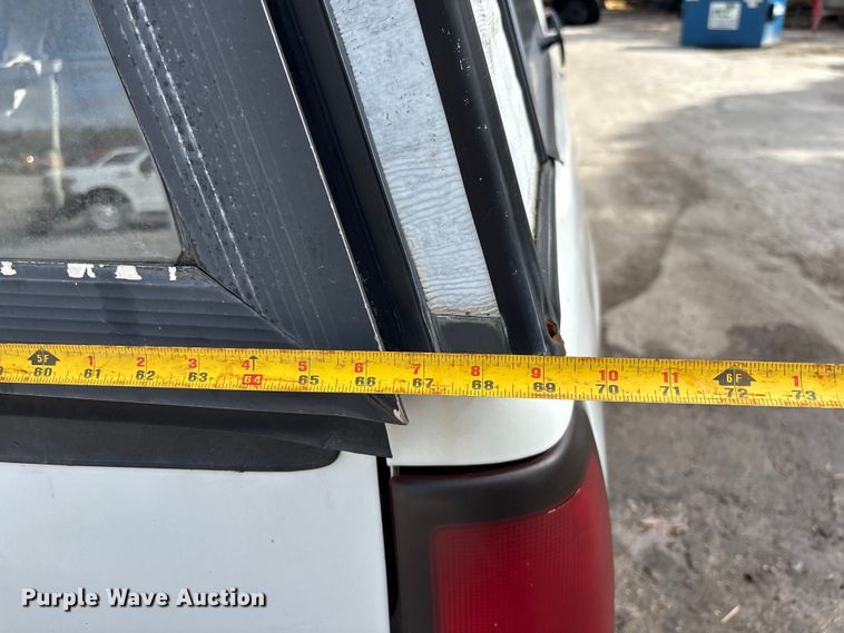 image for item DU2611 2004 GMC Sierra pickup truck