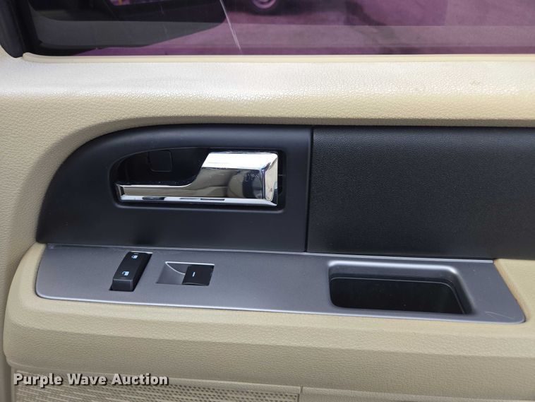 image for item DU2614 2016 Ford Expedition XL SUV