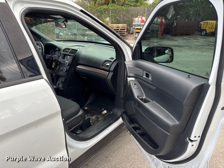 image for item DU2616 2017 Ford Explorer Police Interceptor SUV