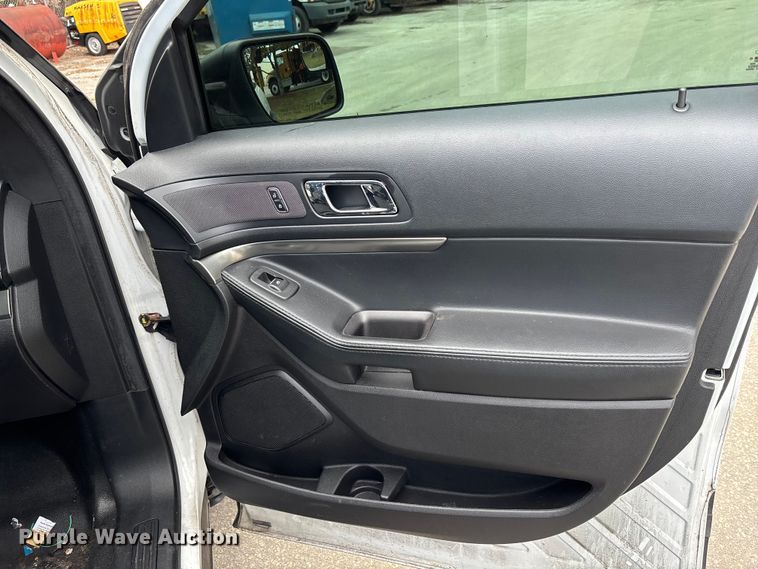 image for item DU2616 2017 Ford Explorer Police Interceptor SUV