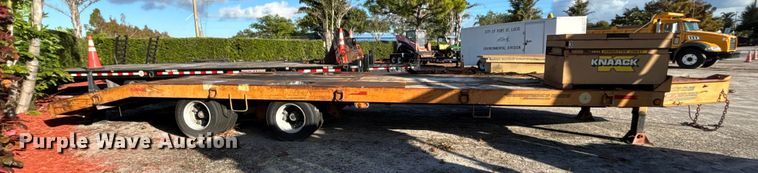 image for item DU2619 2002 Custom Trailer equipment trailer