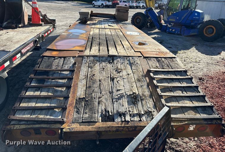 image for item DU2619 2002 Custom Trailer equipment trailer