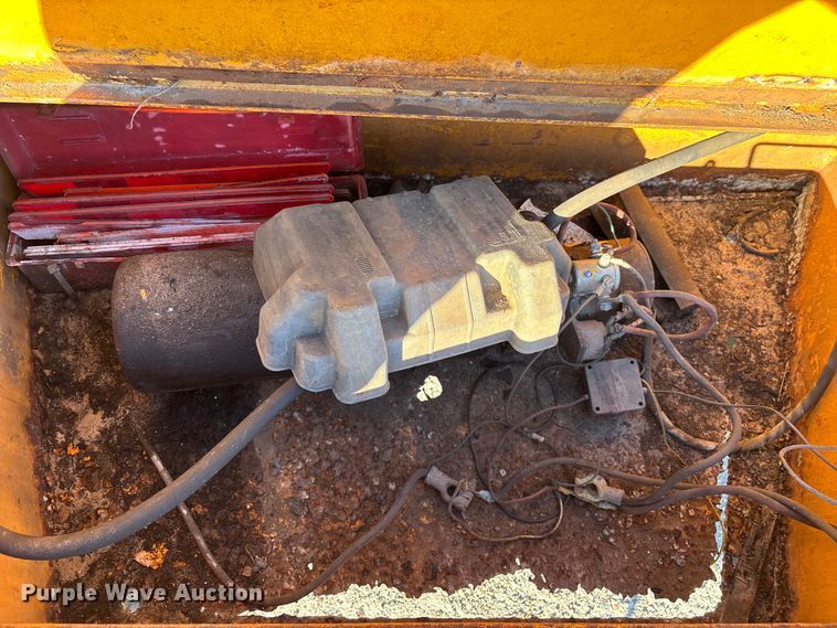 image for item DU2619 2002 Custom Trailer equipment trailer