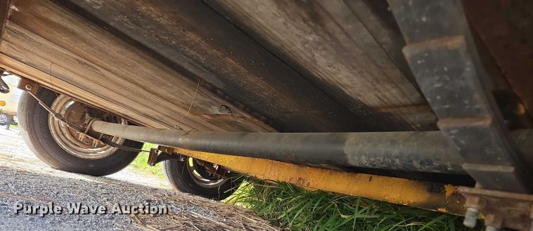 image for item DU2621 Sullair 185 air compressor