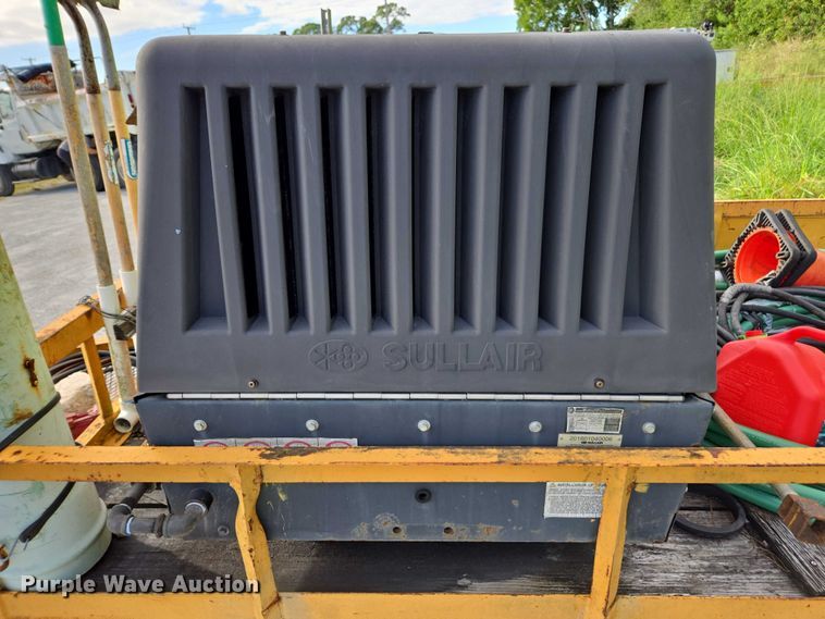 image for item DU2621 Sullair 185 air compressor