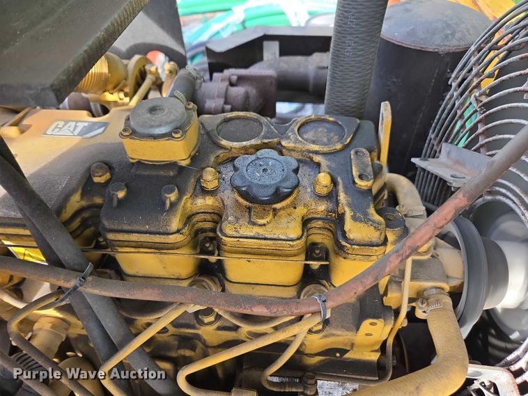 image for item DU2621 Sullair 185 air compressor