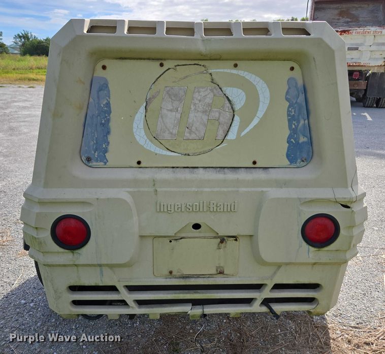 image for item DU2623 2004 Ingersol Rand P185WIR air compressor