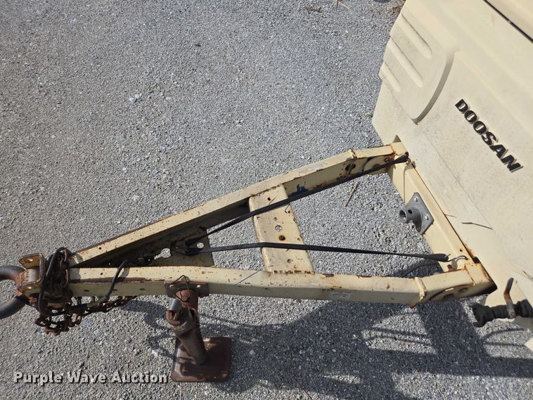 image for item DU2623 2004 Ingersol Rand P185WIR air compressor