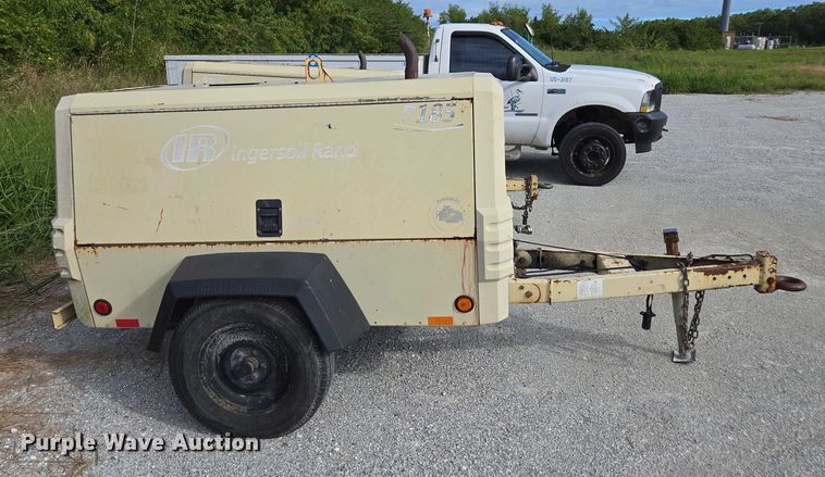 image for item DU2624 2007 Ingersoll Rand P185 air compressor