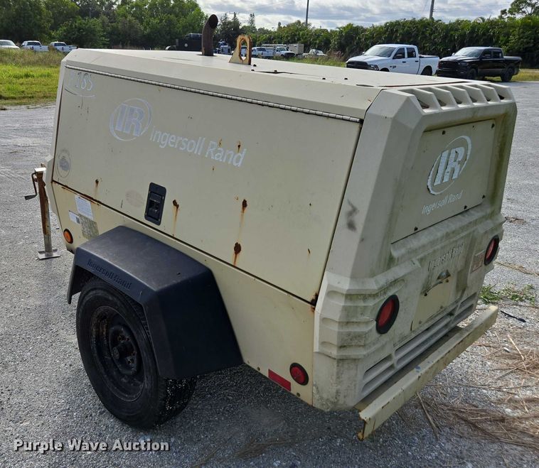 image for item DU2624 2007 Ingersoll Rand P185 air compressor
