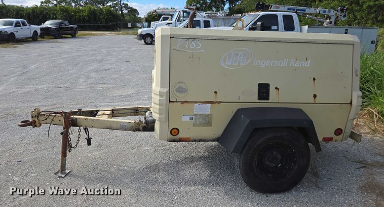 image for item DU2624 2007 Ingersoll Rand P185 air compressor