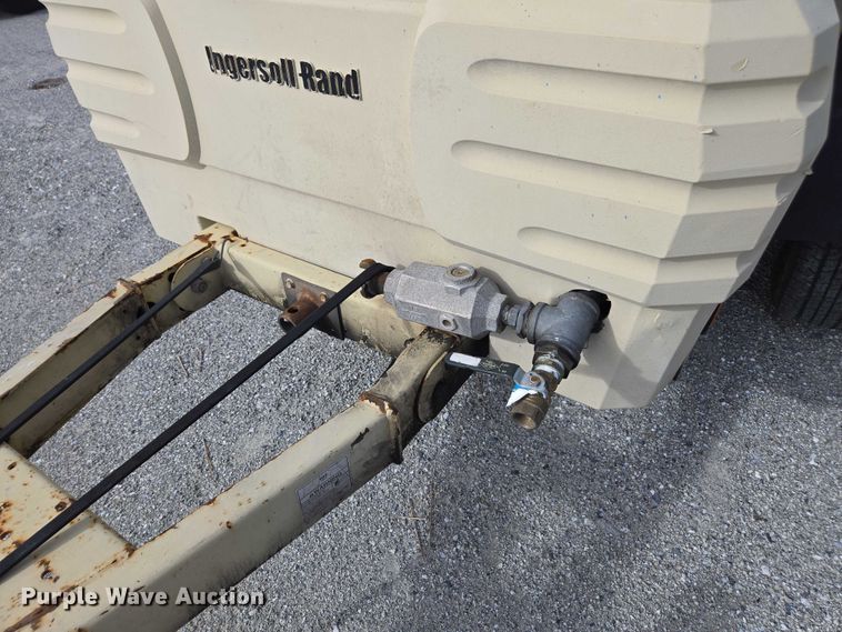 image for item DU2624 2007 Ingersoll Rand P185 air compressor