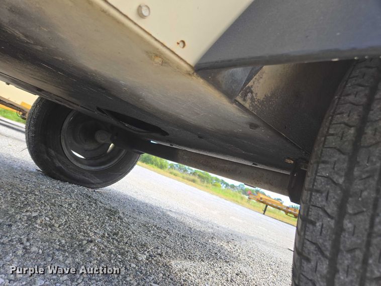 image for item DU2624 2007 Ingersoll Rand P185 air compressor