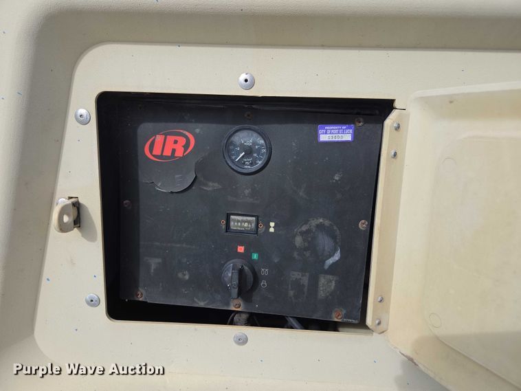 image for item DU2624 2007 Ingersoll Rand P185 air compressor