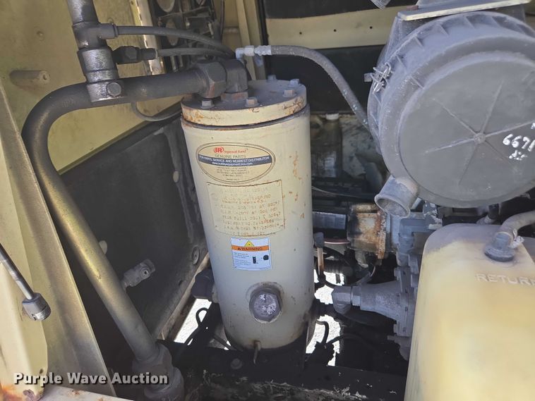 image for item DU2624 2007 Ingersoll Rand P185 air compressor