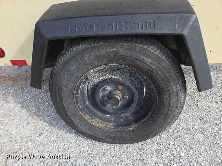 image for item DU2624 2007 Ingersoll Rand P185 air compressor
