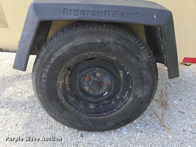 image for item DU2624 2007 Ingersoll Rand P185 air compressor