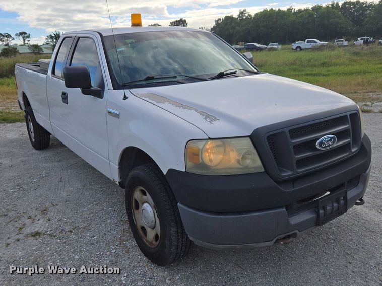 image for item DU2630 2005 Ford F150 XL Ext. Cab pickup truck