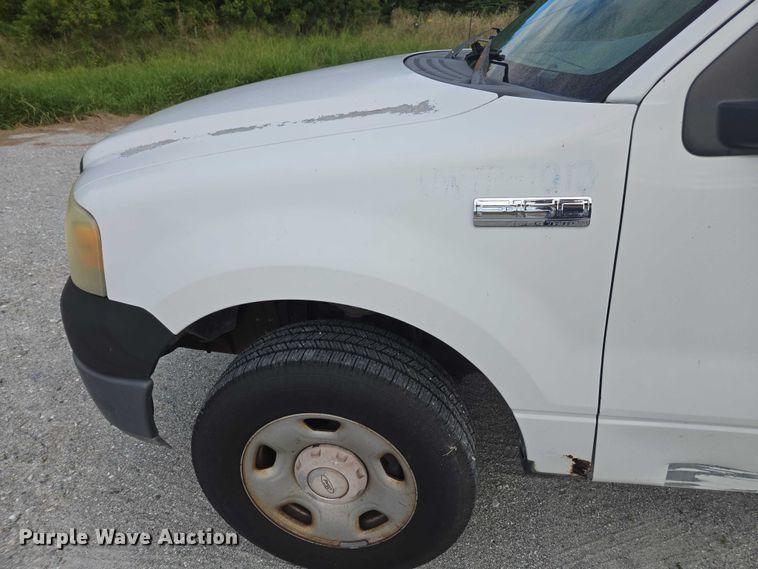 image for item DU2630 2005 Ford F150 XL Ext. Cab pickup truck