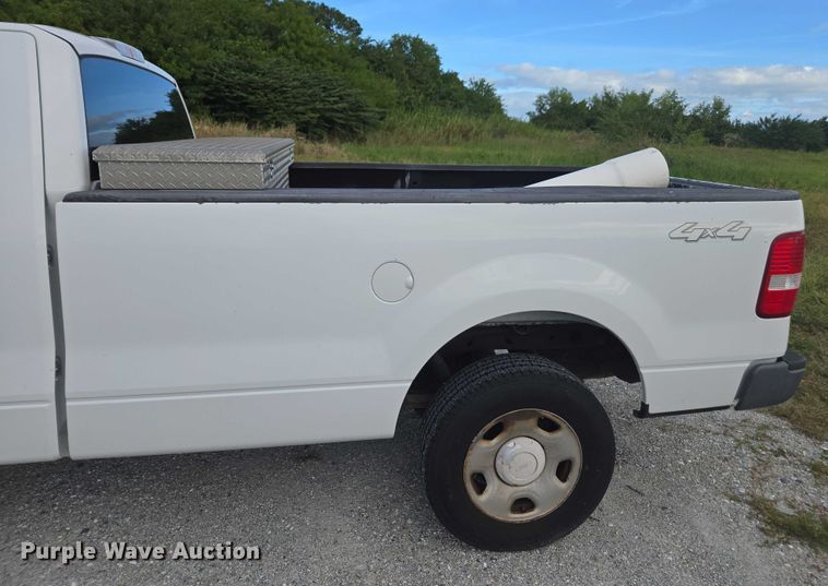 image for item DU2630 2005 Ford F150 XL Ext. Cab pickup truck