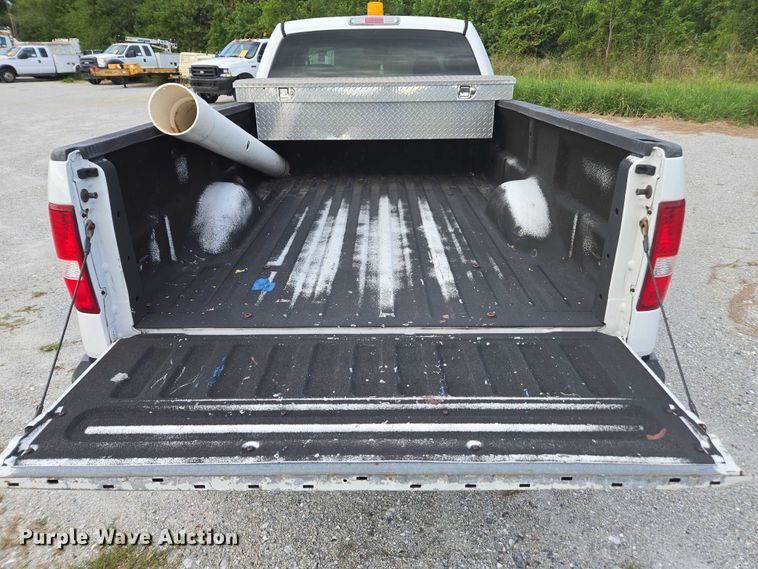 image for item DU2630 2005 Ford F150 XL Ext. Cab pickup truck