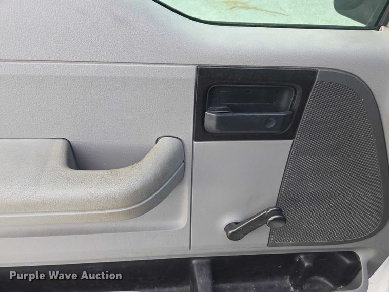 image for item DU2630 2005 Ford F150 XL Ext. Cab pickup truck