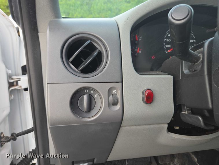 image for item DU2630 2005 Ford F150 XL Ext. Cab pickup truck