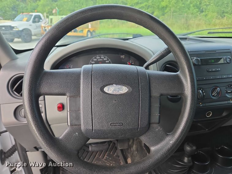 image for item DU2630 2005 Ford F150 XL Ext. Cab pickup truck