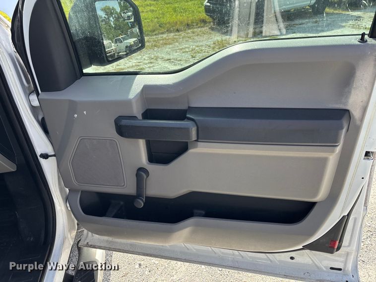 image for item DU2631 2015 Ford F150 XL pickup truck