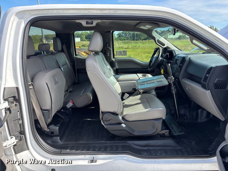 image for item DU2631 2015 Ford F150 XL pickup truck