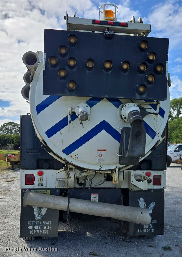 image for item DU2633 2007 Sterling Truck L7500 Series sewer jetter truck