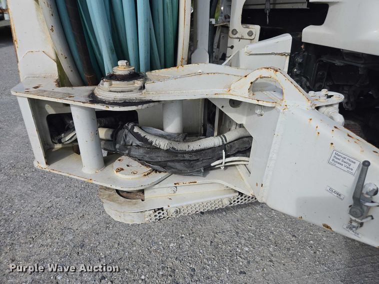 image for item DU2633 2007 Sterling Truck L7500 Series sewer jetter truck