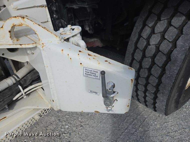 image for item DU2633 2007 Sterling Truck L7500 Series sewer jetter truck