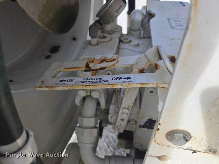 image for item DU2633 2007 Sterling Truck L7500 Series sewer jetter truck