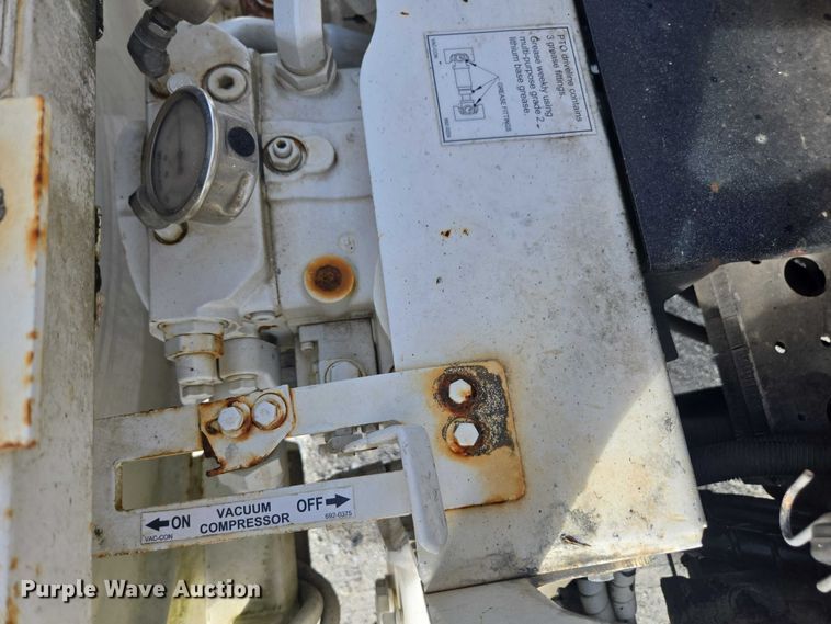 image for item DU2633 2007 Sterling Truck L7500 Series sewer jetter truck