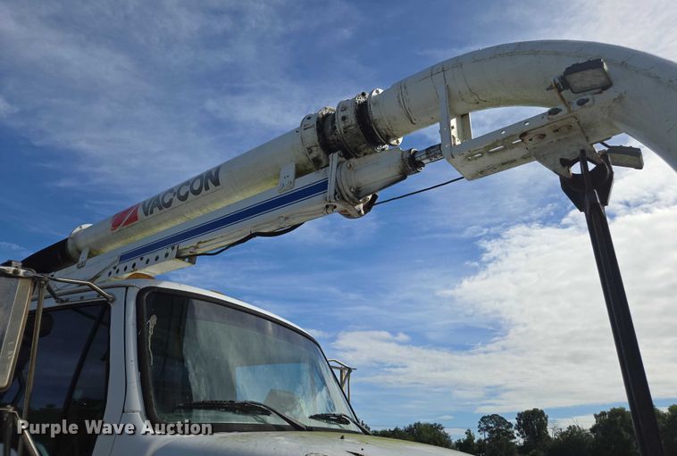 image for item DU2633 2007 Sterling Truck L7500 Series sewer jetter truck