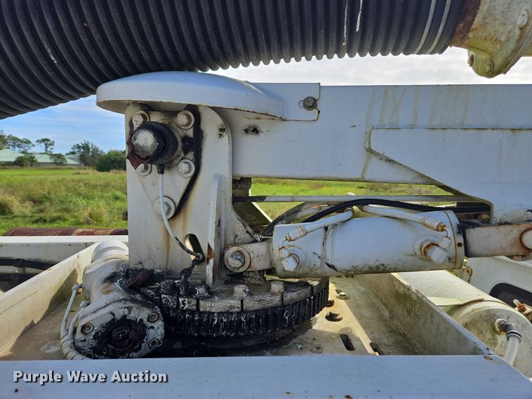 image for item DU2633 2007 Sterling Truck L7500 Series sewer jetter truck