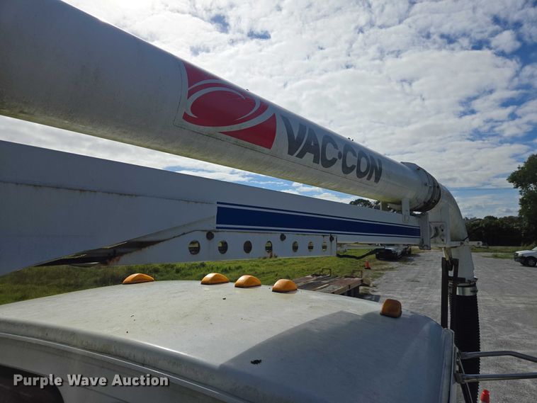 image for item DU2633 2007 Sterling Truck L7500 Series sewer jetter truck