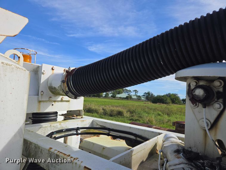 image for item DU2633 2007 Sterling Truck L7500 Series sewer jetter truck