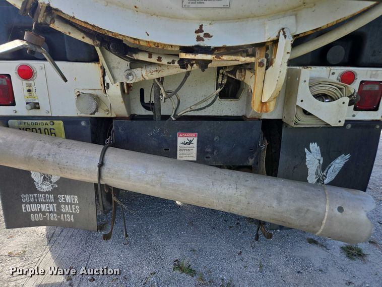 image for item DU2633 2007 Sterling Truck L7500 Series sewer jetter truck