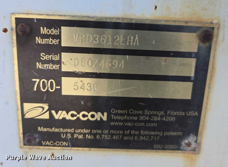 image for item DU2633 2007 Sterling Truck L7500 Series sewer jetter truck