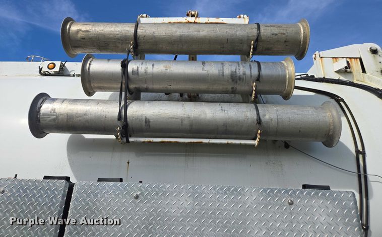 image for item DU2633 2007 Sterling Truck L7500 Series sewer jetter truck